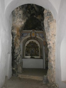 Interior de la Ermita de La Espelunga 