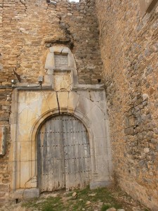 Antigua puerta de entrada al Monasterio de San Victorián