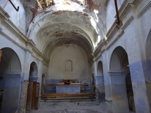 Iscles. Interior iglesia San Martín