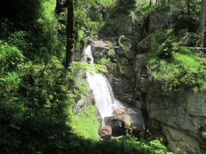 Cascada de La Larri. Valle de Pineta