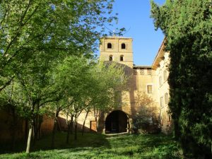 Casbas de Huesca. Patio interior monasterio