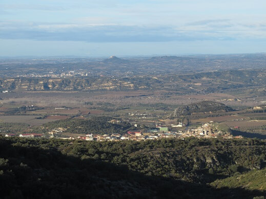 Estadilla, con el Valle del Cinca y el Somontano al fondo