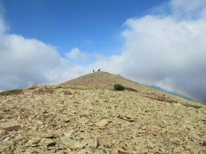 Cumbre del Pico Cerler cubierta de grandes lajas