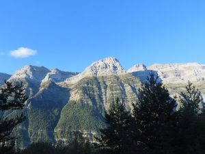 Valle de Pineta. Sierra d'as Zucas