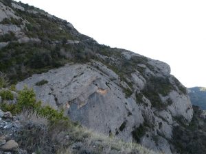 Escarpadas paredes rocosas. Sierra de Sis